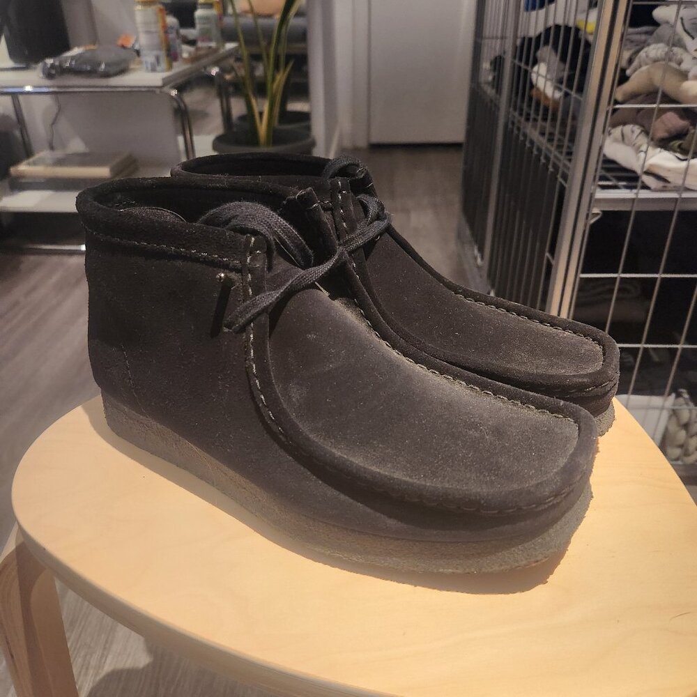 Clarks Wallabees mids
